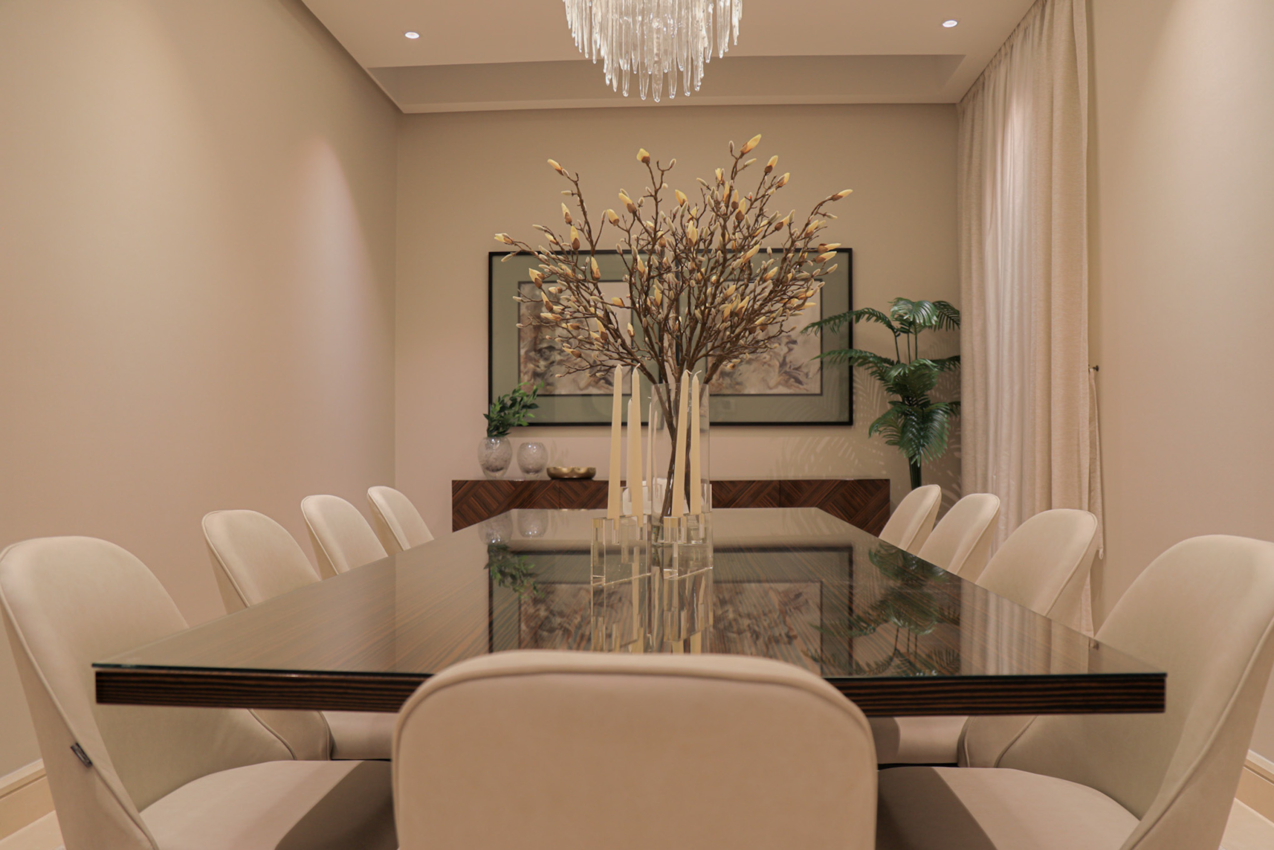 SADL Interior استكشف الخدمة