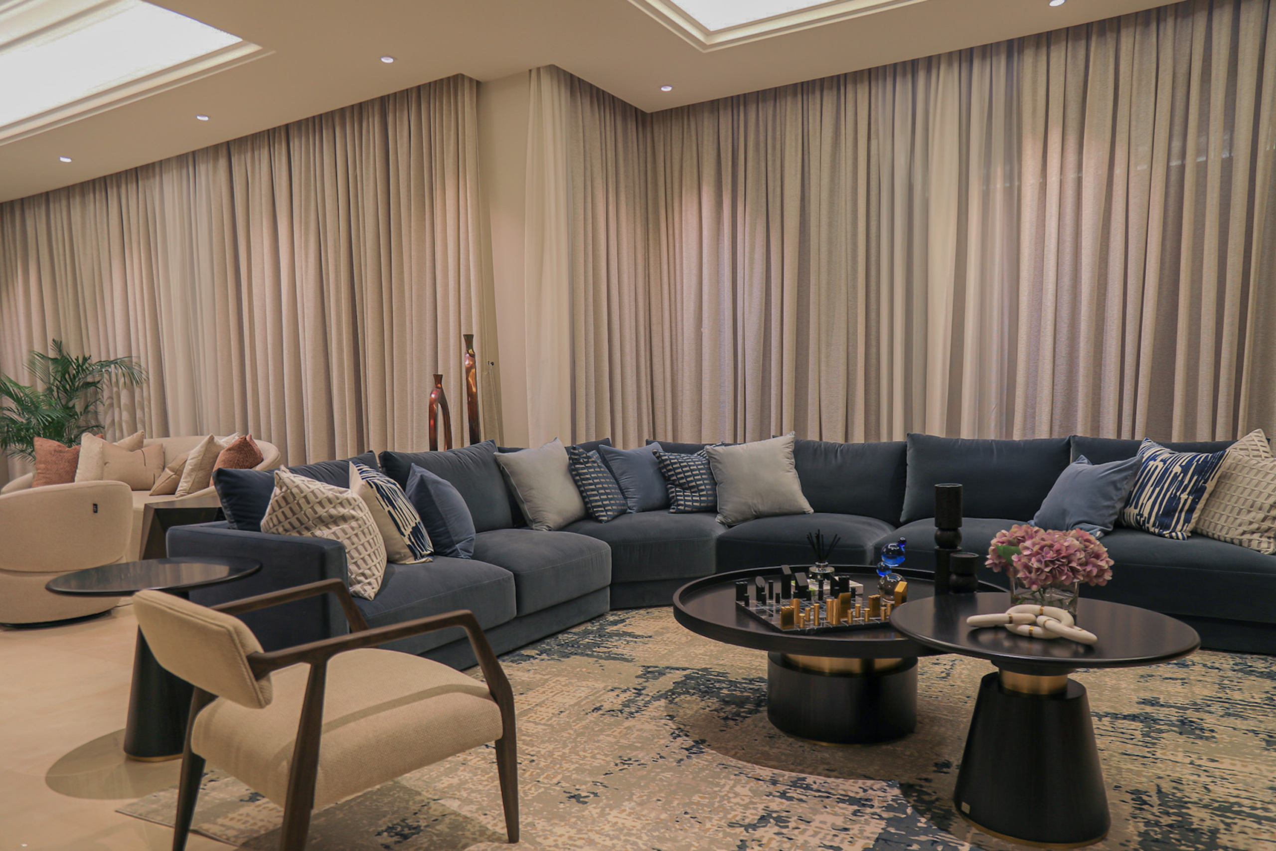 SADL Interior استكشف الخدمة
